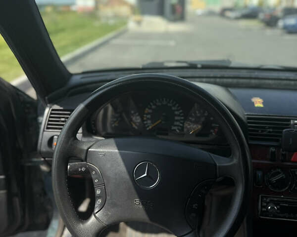 Зеленый Мерседес Ц-Класс, объемом двигателя 1.8 л и пробегом 450 тыс. км за 2250 $, фото 9 на Automoto.ua