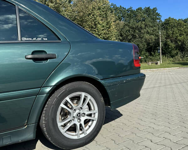 Зеленый Мерседес Ц-Класс, объемом двигателя 1.8 л и пробегом 328 тыс. км за 3000 $, фото 18 на Automoto.ua
