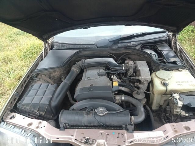 Зелений Мерседес Ц-Клас, об'ємом двигуна 1.8 л та пробігом 400 тис. км за 1000 $, фото 7 на Automoto.ua