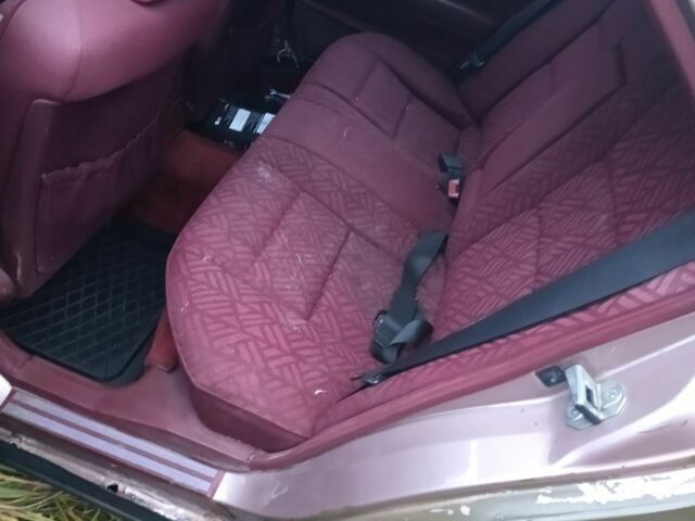 Зелений Мерседес Ц-Клас, об'ємом двигуна 1.8 л та пробігом 400 тис. км за 1000 $, фото 4 на Automoto.ua