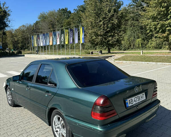 Зеленый Мерседес Ц-Класс, объемом двигателя 1.8 л и пробегом 328 тыс. км за 3000 $, фото 13 на Automoto.ua