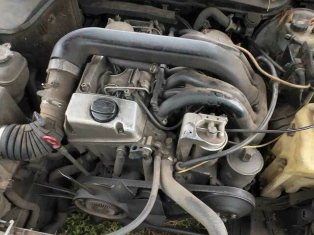 Зелений Мерседес Ц-Клас, об'ємом двигуна 2.2 л та пробігом 320 тис. км за 500 $, фото 2 на Automoto.ua