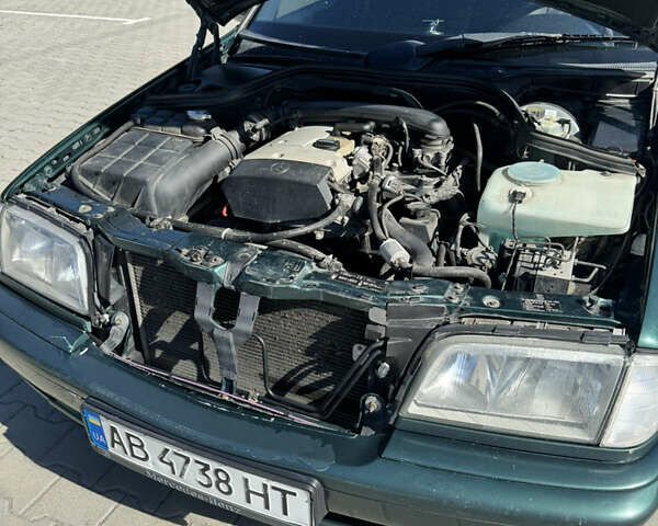Зеленый Мерседес Ц-Класс, объемом двигателя 1.8 л и пробегом 328 тыс. км за 3000 $, фото 68 на Automoto.ua