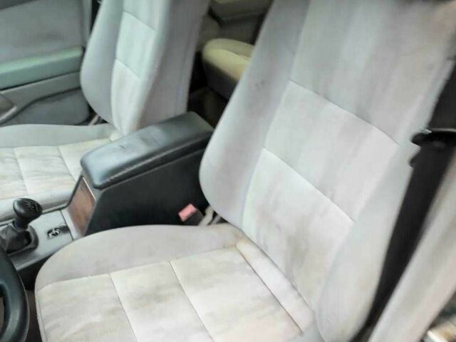 Зелений Мерседес Ц-Клас, об'ємом двигуна 2.2 л та пробігом 320 тис. км за 500 $, фото 4 на Automoto.ua