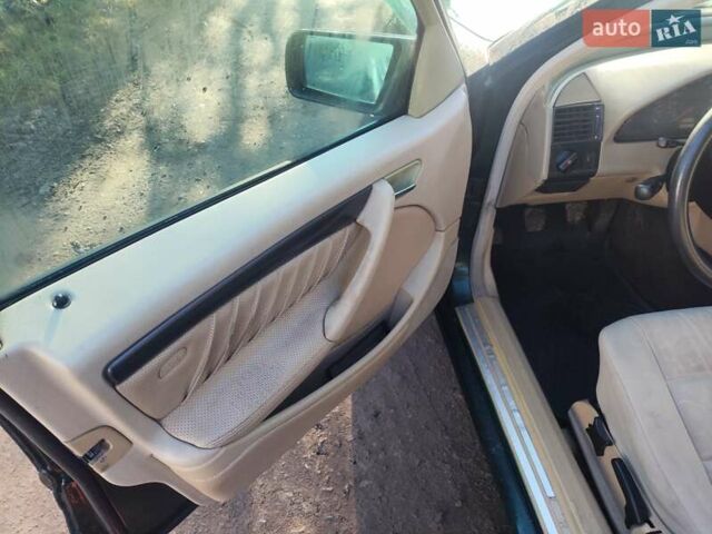 Зеленый Мерседес Ц-Класс, объемом двигателя 1.8 л и пробегом 402 тыс. км за 1850 $, фото 13 на Automoto.ua