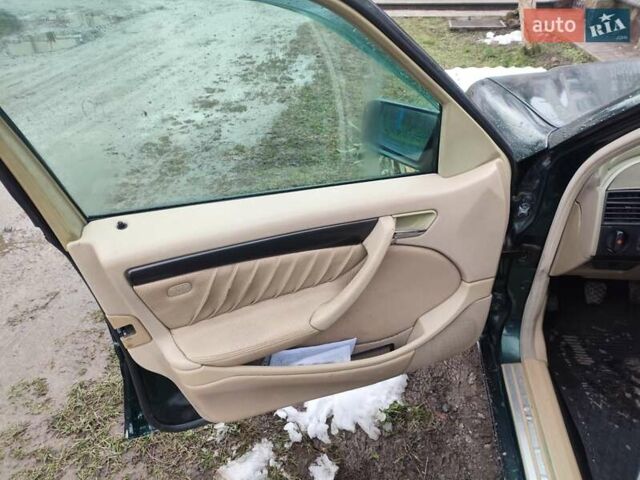 Зеленый Мерседес Ц-Класс, объемом двигателя 1.8 л и пробегом 300 тыс. км за 1999 $, фото 13 на Automoto.ua