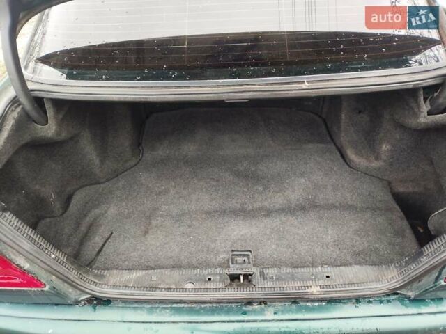 Зеленый Мерседес Ц-Класс, объемом двигателя 1.8 л и пробегом 300 тыс. км за 1999 $, фото 7 на Automoto.ua