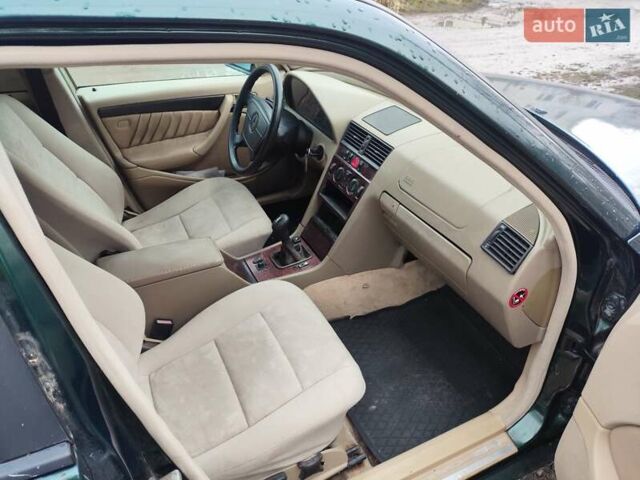 Зеленый Мерседес Ц-Класс, объемом двигателя 1.8 л и пробегом 300 тыс. км за 1999 $, фото 11 на Automoto.ua