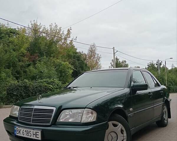 Зелений Мерседес Ц-Клас, об'ємом двигуна 2.15 л та пробігом 368 тис. км за 2850 $, фото 6 на Automoto.ua