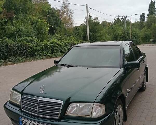 Зелений Мерседес Ц-Клас, об'ємом двигуна 2.15 л та пробігом 368 тис. км за 2850 $, фото 12 на Automoto.ua