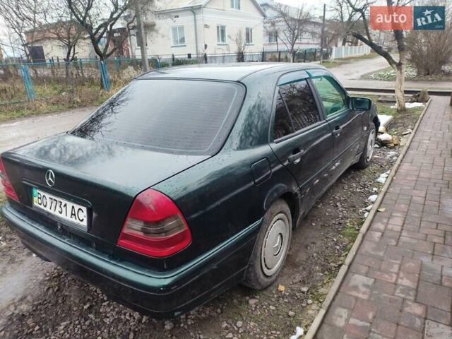 Зеленый Мерседес Ц-Класс, объемом двигателя 1.8 л и пробегом 300 тыс. км за 1999 $, фото 6 на Automoto.ua