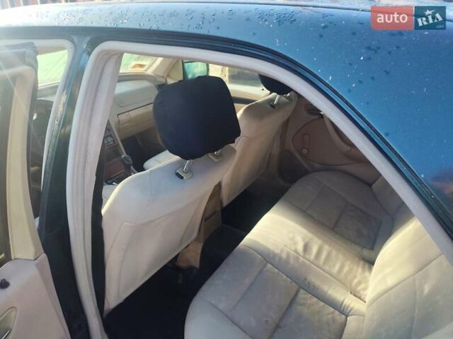 Зеленый Мерседес Ц-Класс, объемом двигателя 1.8 л и пробегом 402 тыс. км за 1850 $, фото 14 на Automoto.ua