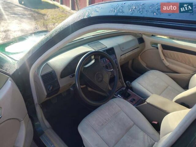 Зеленый Мерседес Ц-Класс, объемом двигателя 1.8 л и пробегом 402 тыс. км за 1850 $, фото 12 на Automoto.ua