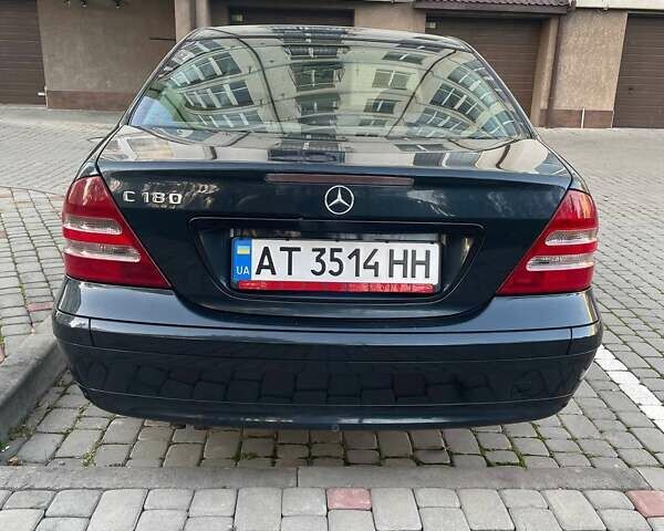 Зеленый Мерседес Ц-Класс, объемом двигателя 2 л и пробегом 196 тыс. км за 5300 $, фото 6 на Automoto.ua