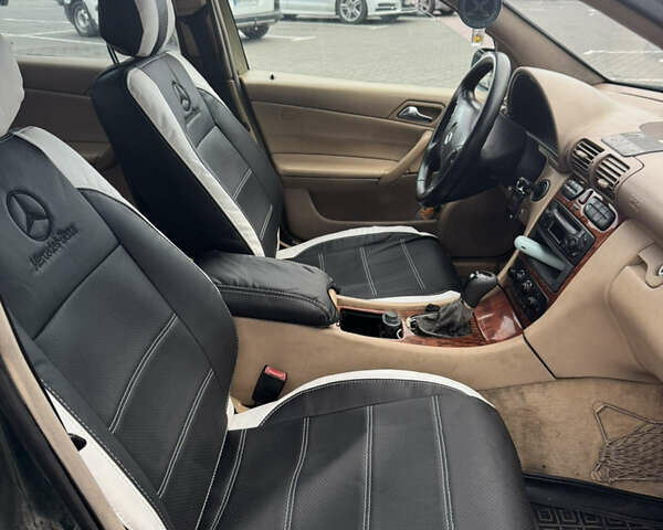 Зелений Мерседес Ц-Клас, об'ємом двигуна 2.2 л та пробігом 410 тис. км за 4000 $, фото 8 на Automoto.ua