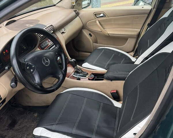 Зелений Мерседес Ц-Клас, об'ємом двигуна 2.2 л та пробігом 410 тис. км за 4000 $, фото 6 на Automoto.ua