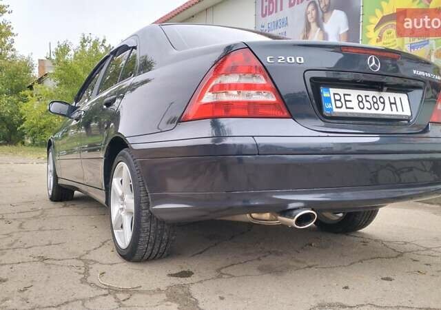 Зелений Мерседес Ц-Клас, об'ємом двигуна 1.8 л та пробігом 288 тис. км за 6500 $, фото 3 на Automoto.ua