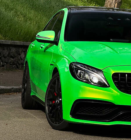 Зеленый Мерседес Ц-Класс, объемом двигателя 3.98 л и пробегом 99 тыс. км за 35000 $, фото 4 на Automoto.ua