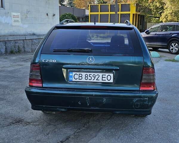Зелений Мерседес Ц-Клас, об'ємом двигуна 2 л та пробігом 545 тис. км за 2400 $, фото 5 на Automoto.ua