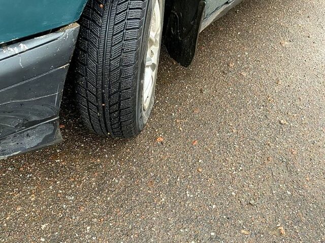 Зеленый Мерседес Ц-Класс, объемом двигателя 1.8 л и пробегом 350 тыс. км за 2100 $, фото 1 на Automoto.ua