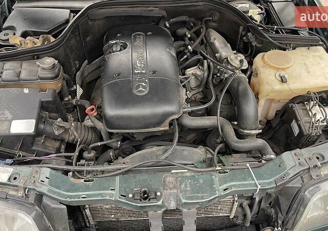 Зеленый Мерседес Ц-Класс, объемом двигателя 2.15 л и пробегом 490 тыс. км за 2000 $, фото 9 на Automoto.ua