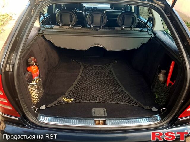 Зелений Мерседес Ц-Клас, об'ємом двигуна 2.1 л та пробігом 334 тис. км за 5500 $, фото 7 на Automoto.ua