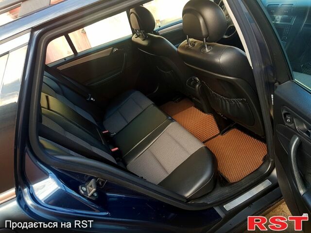 Зелений Мерседес Ц-Клас, об'ємом двигуна 2.1 л та пробігом 334 тис. км за 5500 $, фото 8 на Automoto.ua