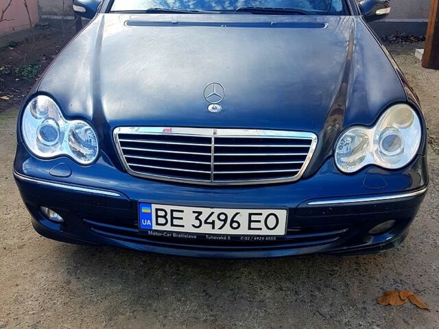 Зелений Мерседес Ц-Клас, об'ємом двигуна 2.1 л та пробігом 334 тис. км за 5500 $, фото 12 на Automoto.ua