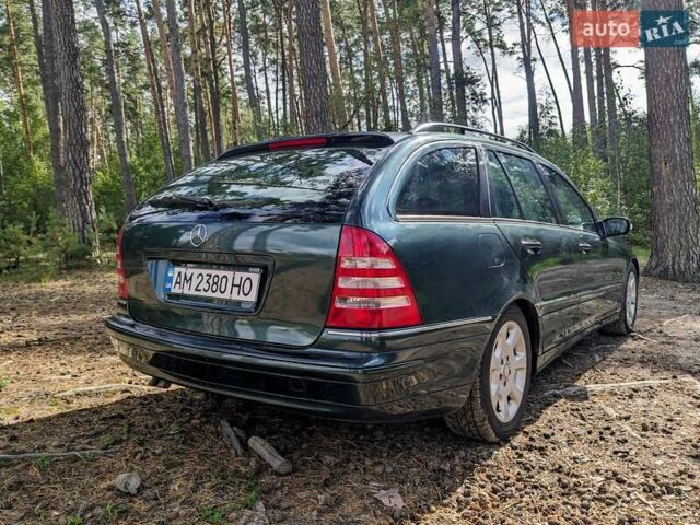 Зелений Мерседес Ц-Клас, об'ємом двигуна 1.8 л та пробігом 216 тис. км за 6300 $, фото 3 на Automoto.ua