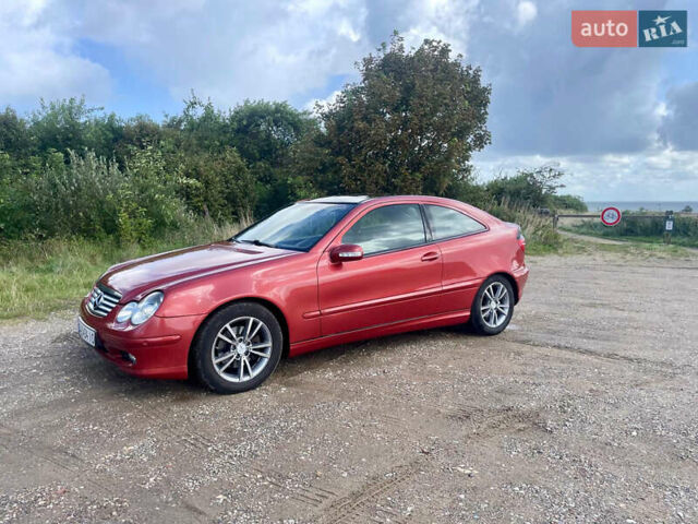 Оранжевый Мерседес Ц-Класс, объемом двигателя 2.15 л и пробегом 497 тыс. км за 4000 $, фото 5 на Automoto.ua