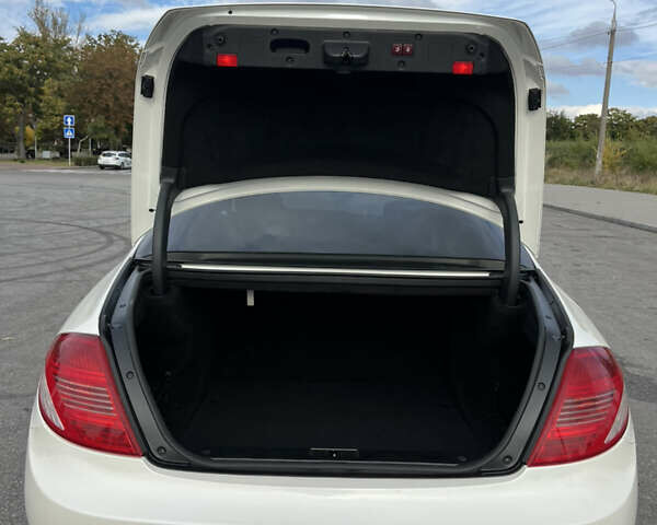 Белый Мерседес ЦЛ-класс, объемом двигателя 5.5 л и пробегом 140 тыс. км за 15000 $, фото 8 на Automoto.ua