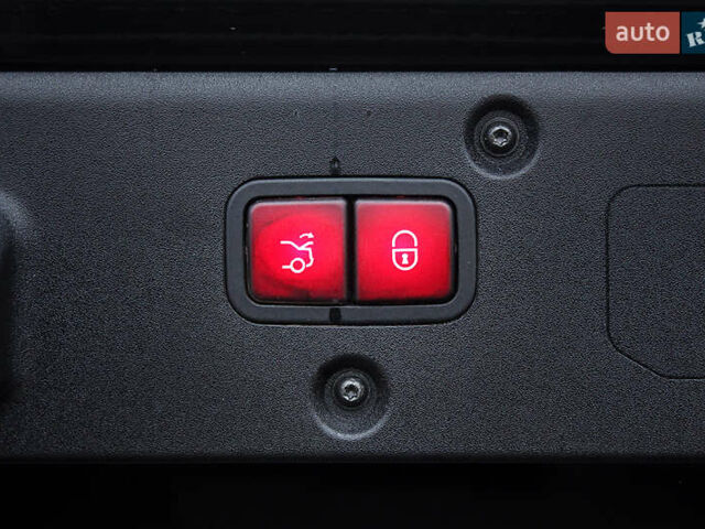 Черный Мерседес ЦЛ-класс, объемом двигателя 5.51 л и пробегом 232 тыс. км за 15500 $, фото 23 на Automoto.ua