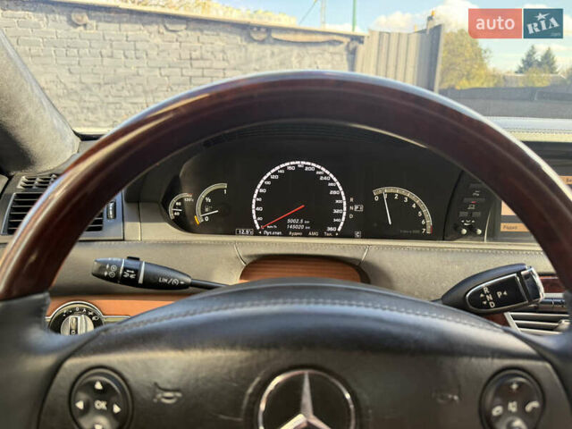Черный Мерседес ЦЛ-класс, объемом двигателя 5.5 л и пробегом 145 тыс. км за 17000 $, фото 28 на Automoto.ua