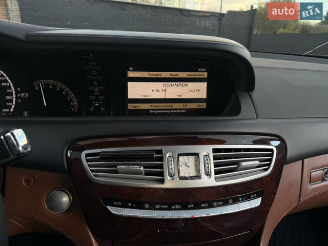 Черный Мерседес ЦЛ-класс, объемом двигателя 5.5 л и пробегом 145 тыс. км за 17000 $, фото 29 на Automoto.ua