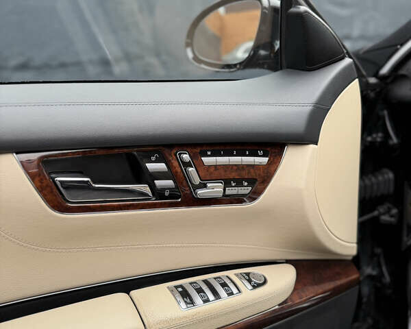 Чорний Мерседес ЦЛ-клас, об'ємом двигуна 5.5 л та пробігом 251 тис. км за 13333 $, фото 11 на Automoto.ua