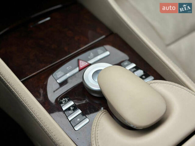 Черный Мерседес ЦЛ-класс, объемом двигателя 5 л и пробегом 165 тыс. км за 16500 $, фото 32 на Automoto.ua