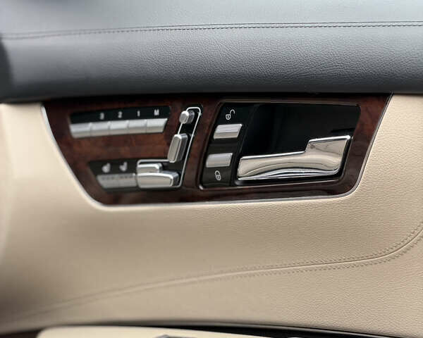 Чорний Мерседес ЦЛ-клас, об'ємом двигуна 5.5 л та пробігом 251 тис. км за 13333 $, фото 15 на Automoto.ua