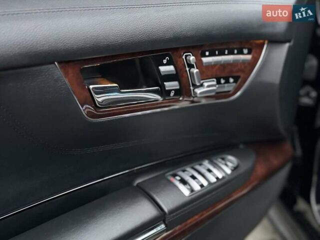 Черный Мерседес ЦЛ-класс, объемом двигателя 6.21 л и пробегом 95 тыс. км за 18900 $, фото 57 на Automoto.ua