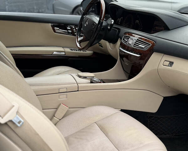 Чорний Мерседес ЦЛ-клас, об'ємом двигуна 5.5 л та пробігом 251 тис. км за 13333 $, фото 13 на Automoto.ua