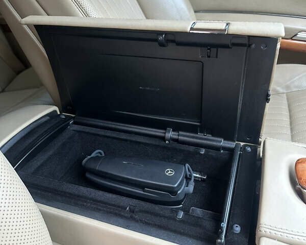 Синий Мерседес ЦЛ-класс, объемом двигателя 5.51 л и пробегом 114 тыс. км за 15000 $, фото 25 на Automoto.ua