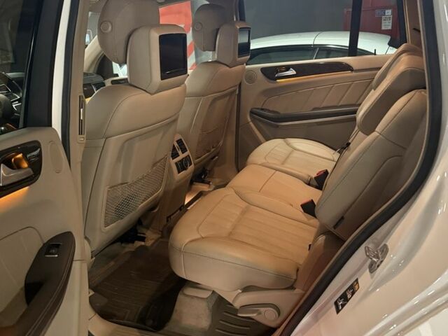 Белый Мерседес ЦЛ, объемом двигателя 3 л и пробегом 235 тыс. км за 23500 $, фото 11 на Automoto.ua