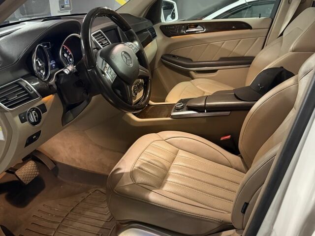 Белый Мерседес ЦЛ, объемом двигателя 3 л и пробегом 235 тыс. км за 23500 $, фото 7 на Automoto.ua