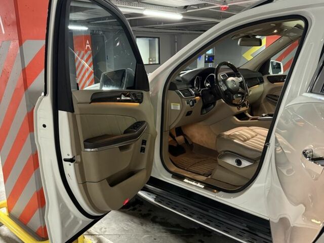 Белый Мерседес ЦЛ, объемом двигателя 3 л и пробегом 235 тыс. км за 23500 $, фото 14 на Automoto.ua