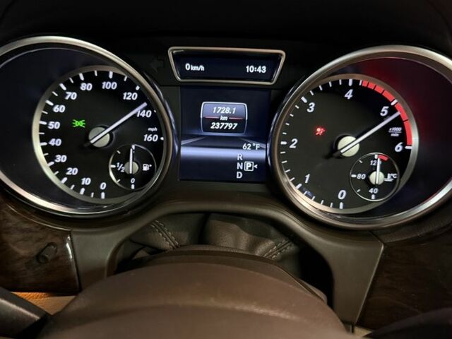 Белый Мерседес ЦЛ, объемом двигателя 3 л и пробегом 235 тыс. км за 23500 $, фото 6 на Automoto.ua