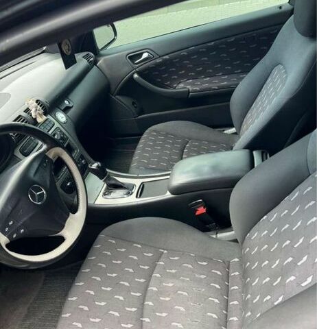 Черный Мерседес ЦЛ, объемом двигателя 1.8 л и пробегом 290 тыс. км за 3550 $, фото 4 на Automoto.ua