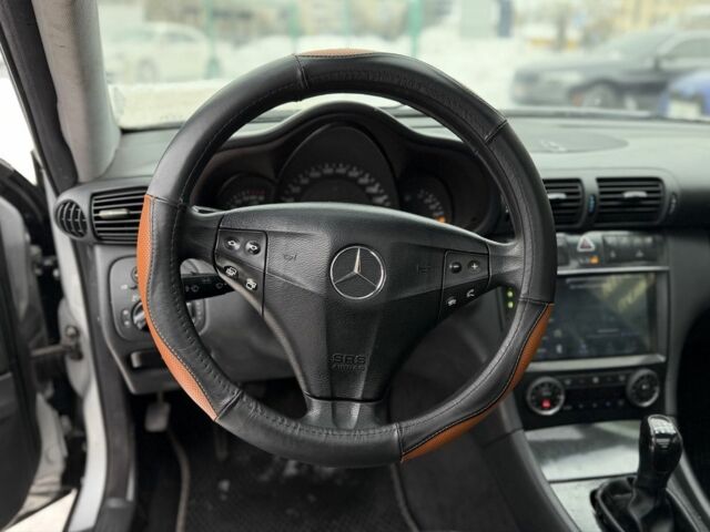 Серый Мерседес ЦЛ, объемом двигателя 2 л и пробегом 420 тыс. км за 3850 $, фото 18 на Automoto.ua