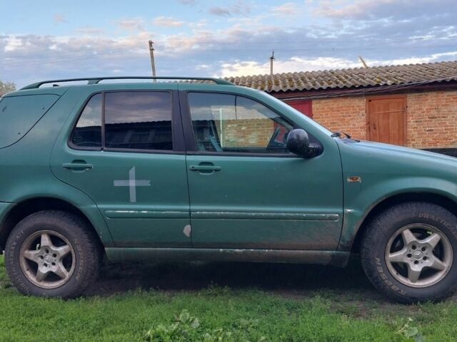 Серый Мерседес ЦЛ, объемом двигателя 2.7 л и пробегом 432 тыс. км за 4022 $, фото 2 на Automoto.ua