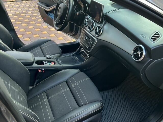 Серый Мерседес ЦЛ, объемом двигателя 2.1 л и пробегом 180 тыс. км за 19300 $, фото 13 на Automoto.ua