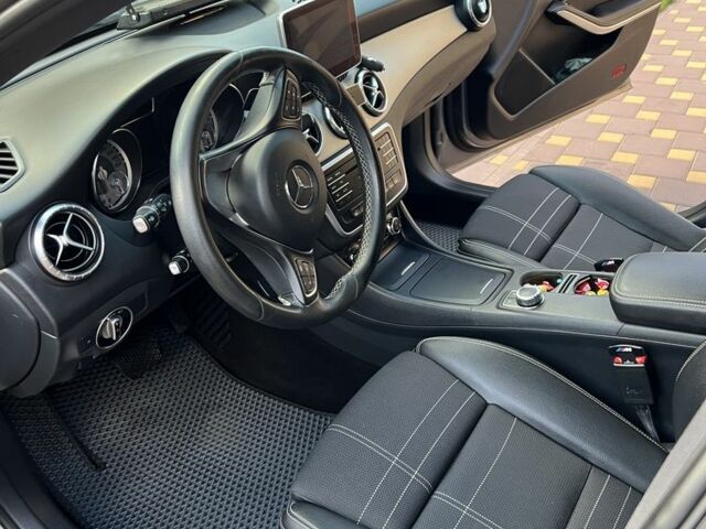 Серый Мерседес ЦЛ, объемом двигателя 2.1 л и пробегом 180 тыс. км за 19300 $, фото 17 на Automoto.ua