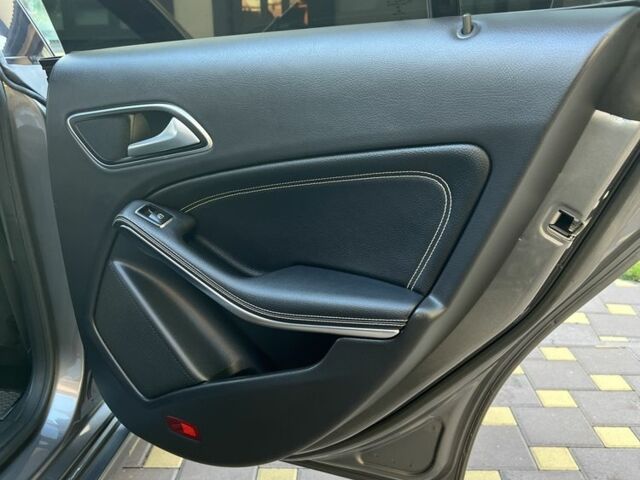 Серый Мерседес ЦЛ, объемом двигателя 2.1 л и пробегом 180 тыс. км за 19300 $, фото 8 на Automoto.ua